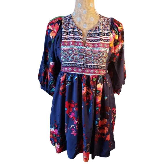 Tops - Navy floral elbow length sleeve tunic